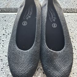 $5 Women’s 11. Comfort Fit Flats
