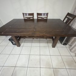 Kitchen Table & Chairs 