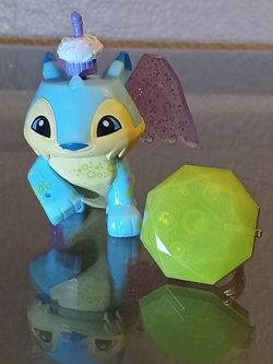A.nimal Jam Lynx Figurine with Green Ring