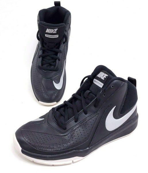 NIKE TEAM HUSTLE D7  Size 7 Y 