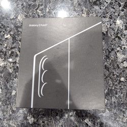 Unlocked Z Fold 7 256 Gb With Charger Original Box