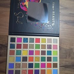 Eyeshadow palette w/56 different shades
