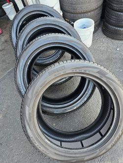 I Am Selling This Set Of Tires PIRELLI SCORPION ZERO ALL SEASON 285/45/22" 80%