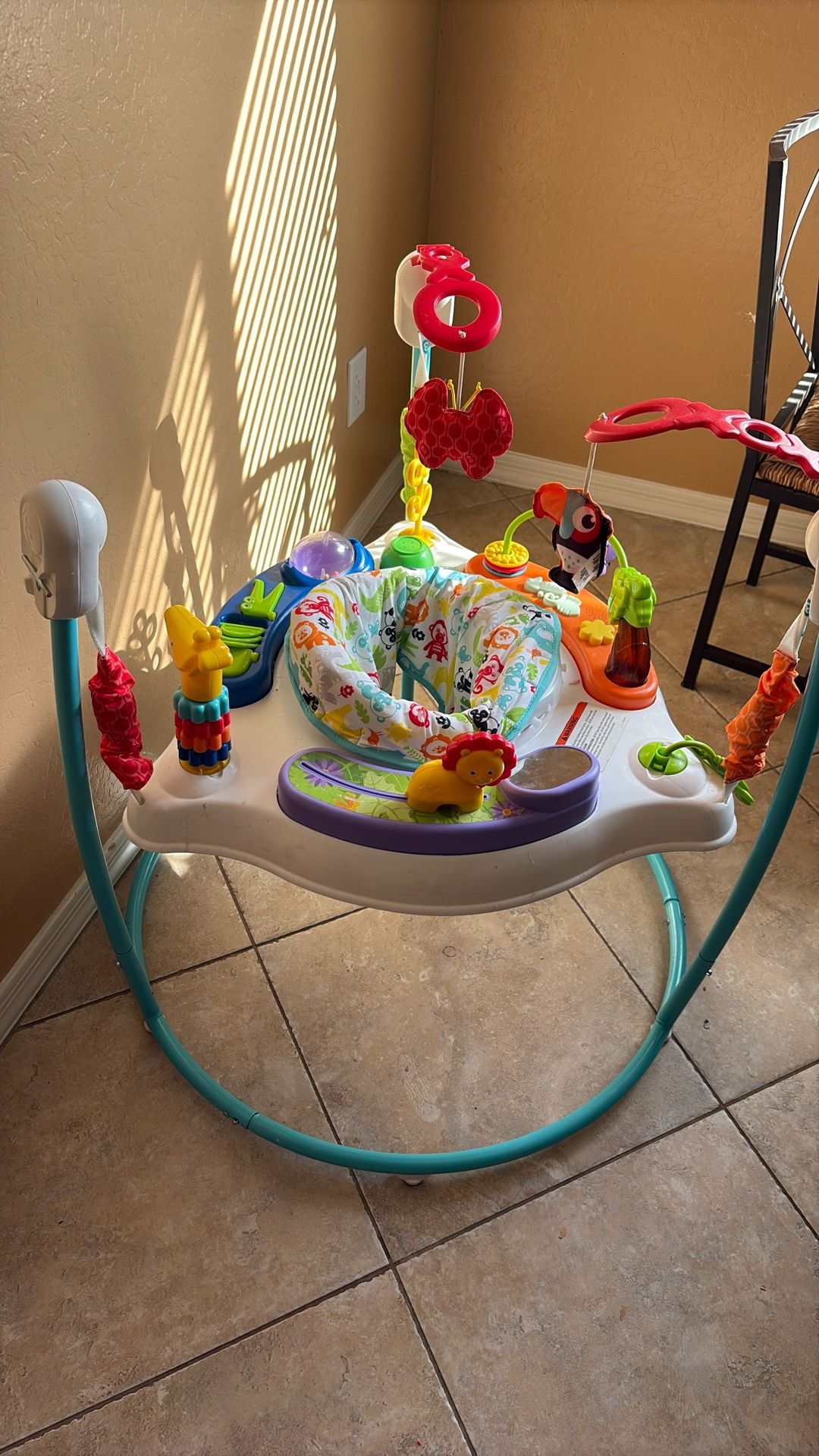 Fisher-Price Jumping Jungle Jumperoo Baby Jumper with Lights and Sound