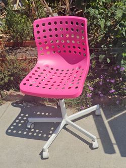 IKEA Skalberg Pink Swivel Desk Chair