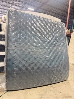 King mattress dreamcloud extra firm  pillowtop