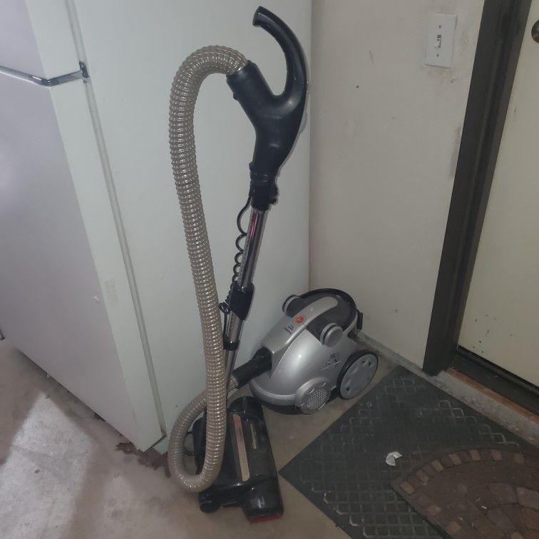 Hoover Windtunnel Canister Vacuum Cleaner, Worls Great@