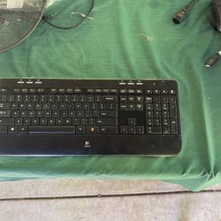 Logitec Wireless Keyboard 