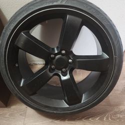 245/35zr20 Tire