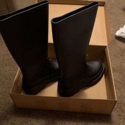 Work Boot - Women’s Size 8