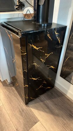 Mini Fridge Black Gold Marble Print