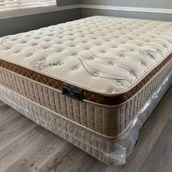 12in King Size Organic Cloud Comfort Europillow Top Mattress and Boxspring