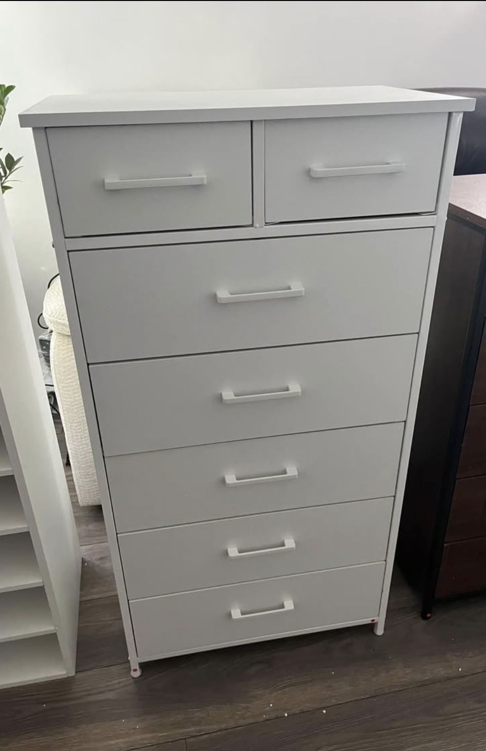 New and assembled /7 Drawer White Dresser, Industrial Wood Dresser for Bedroom, Sturdy Steel Frame, Storage Dresser for Bedroom,White 