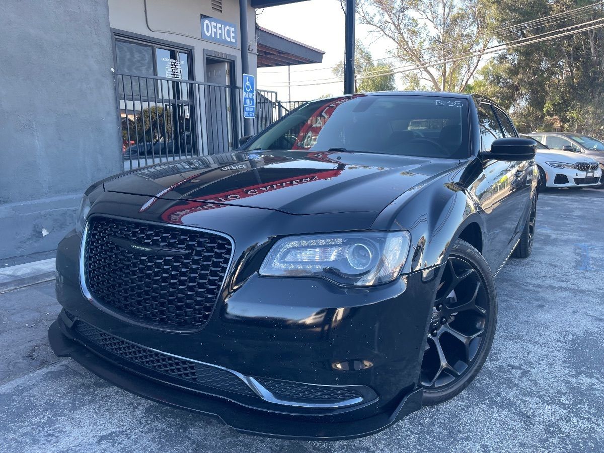 2019 Chrysler 300