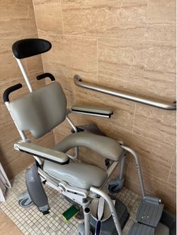 Rolling Shower/Commode Chair