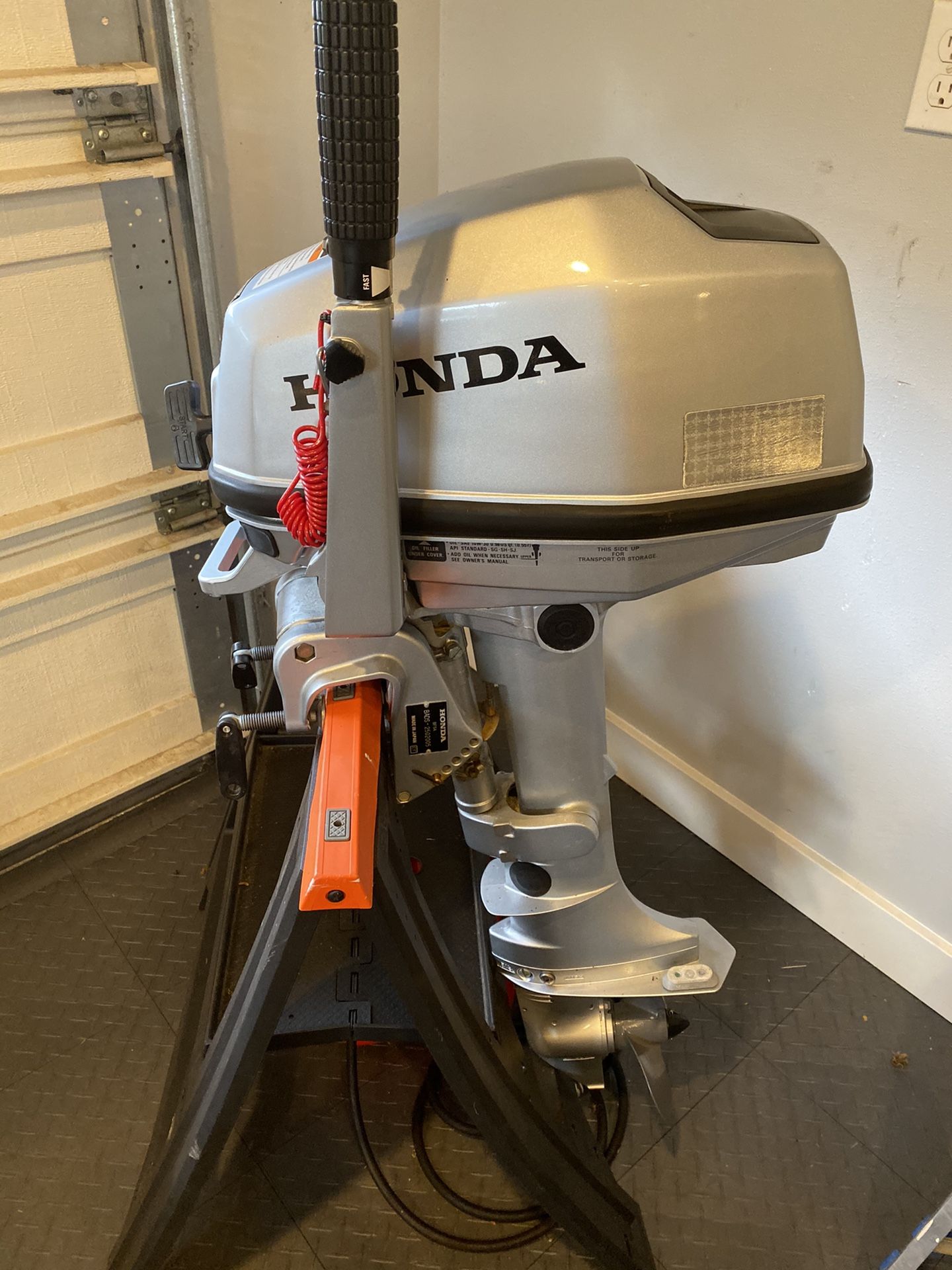 Honda BF5A 5 HP Gas Powered Outboard Motor