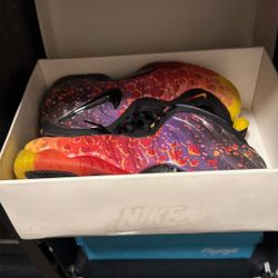 Men’s Nike AIR foamposites- Asteroids Men’s Size 10 
