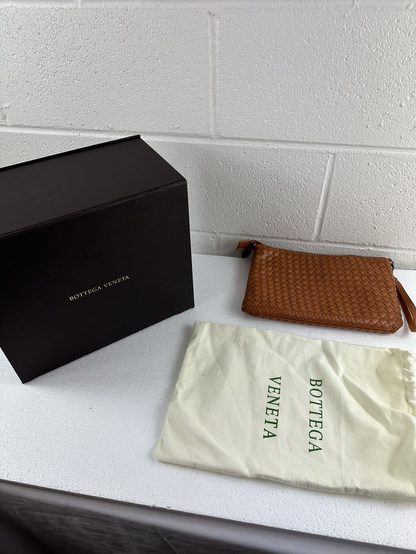 Botega Veneta Mens Purse/wristlet