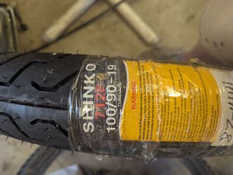 Motorcycle tire