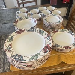 VINTAGE SAKURA LAREDO WESTERN COWBOY DINNERWARE SET OF 34 PIECES