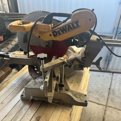 Dewalt Miter Saw  12in 