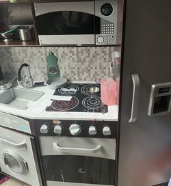 Toy Kitchen Set