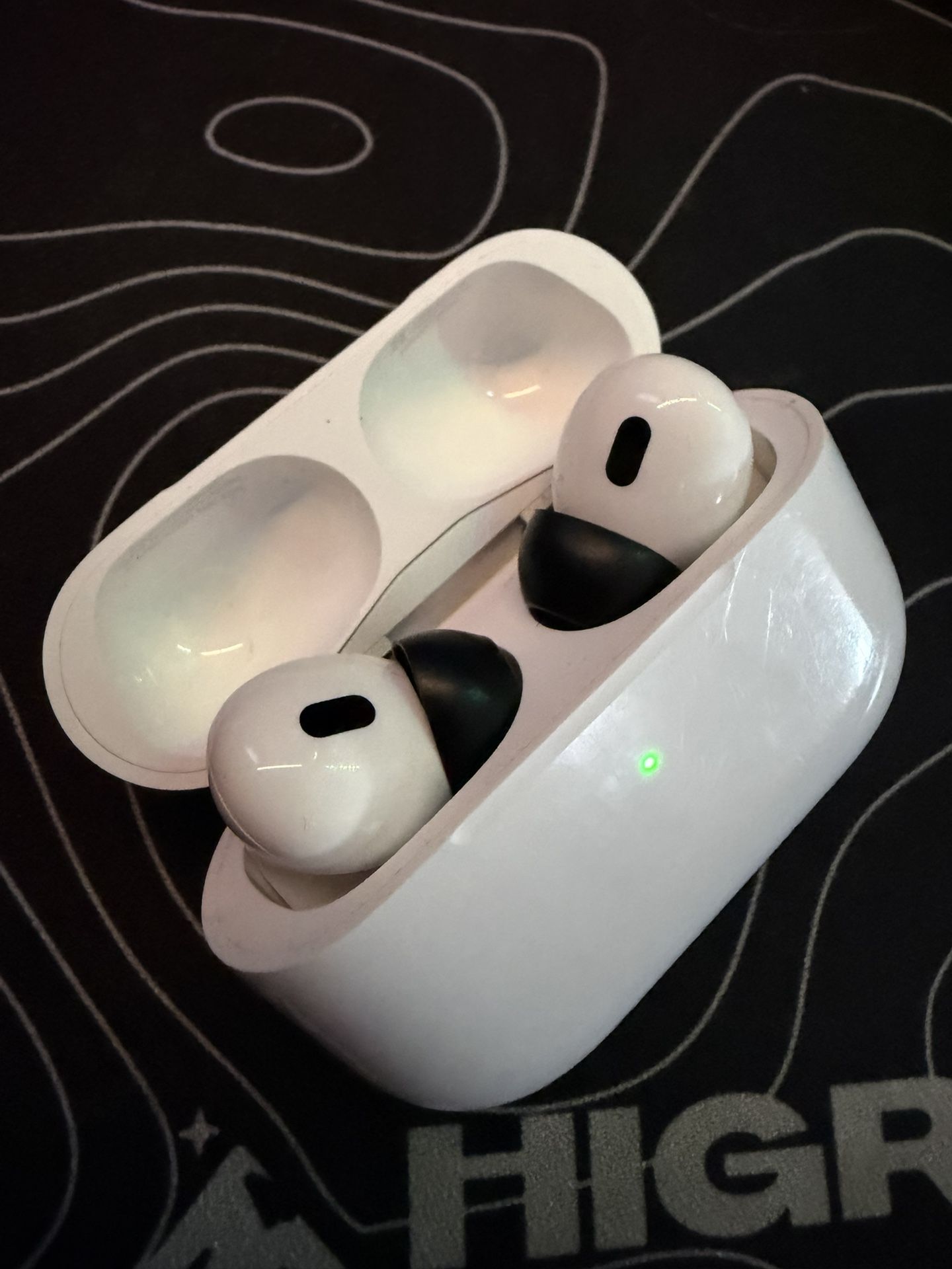 AirPods Pro 2 w/MagSafe Case