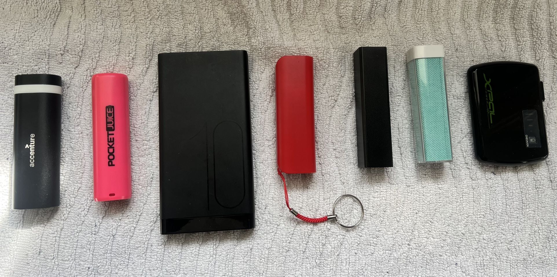 Various Power Banks Portable Chargers Range up to 10,000 mAh - Lot of 7