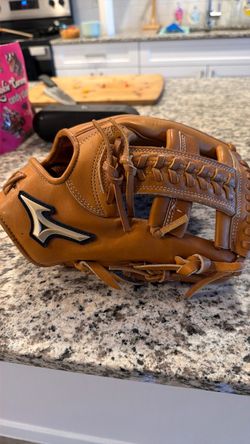 Mizuno Global Elite