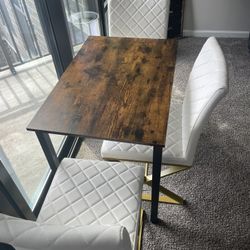 Small Dining Table With 3 Chairs / 2 Small Table Stool 