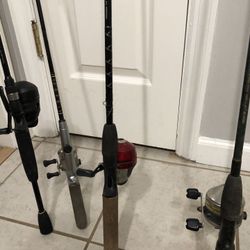 Lot Of 4 Zebco Rod And Reels