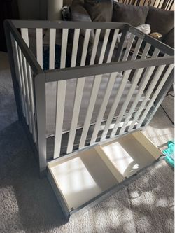 Carter's by daVinci Colby 4-in-1 Convertible Mini Crib with Trundle Drawer - Grey/White - FREE Bouncer and Playmat Included