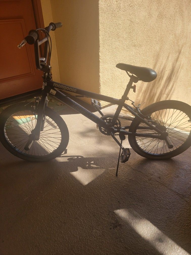 Mongoose Index 1.0 BMX Freestyle 20" Youth Bike. 