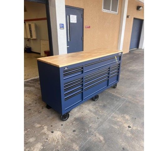 Husky Professional Tool Box With Tools