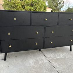 Black Modern 7 Drawer Dresser Chest of Drawers Furniture Great Condition