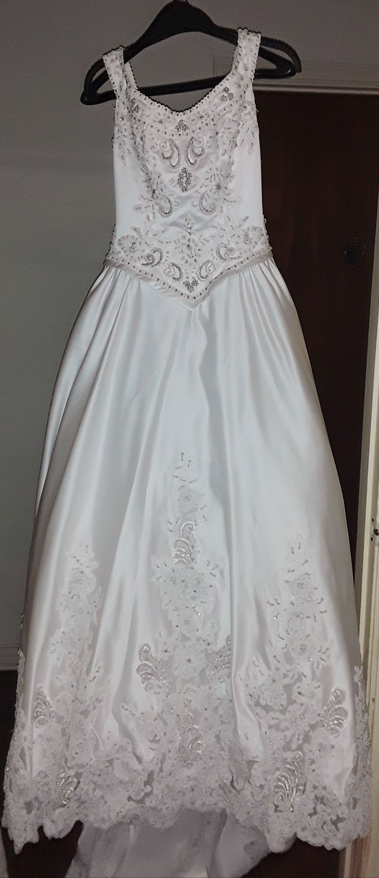 * BEAUTIFUL SIZE 10 WEDDING DRESS *