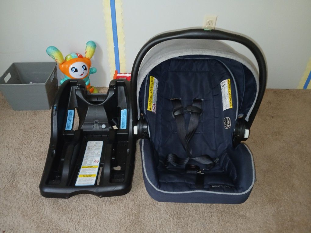 Carseat/stroller Travel System and Bouncer