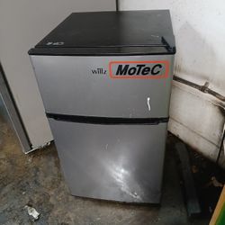 Refrigerator good condition like New$85 
