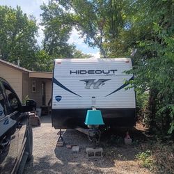2016 KEYSTONE HIDEOUT CAMPER 21'