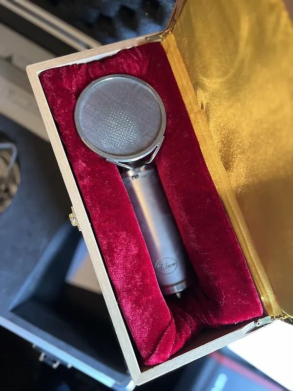 Peluso VTB Microphone (MINT Condition)