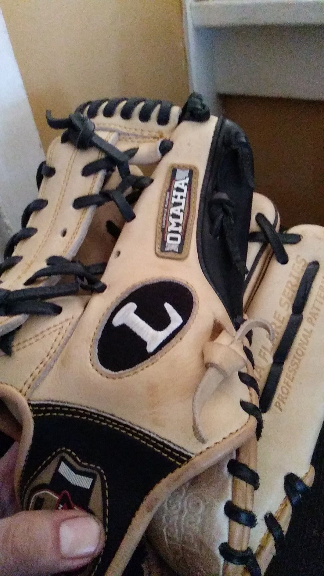 Baseball glove