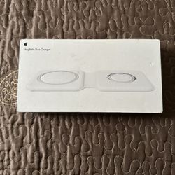 Apple MagSafe Duo Charger