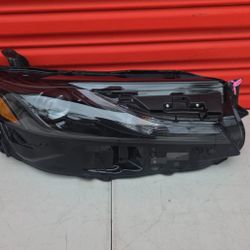 Toyota Camry LE SE Right Side Headlight 2025