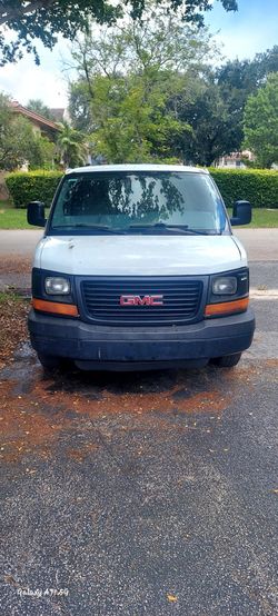 GMC Savana