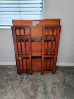 Folding book shelf