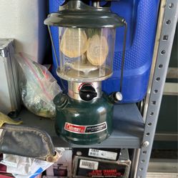 Coleman Gas Lantern Two Mantles Like New Never Used Whit 2 Extra Sets Of Mantles 25 Dls OBO Hablo Español