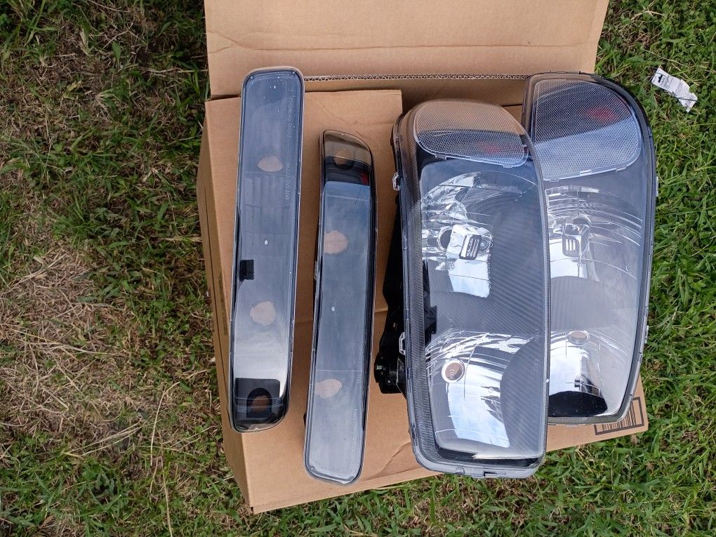 yukon headlights 90$ obo