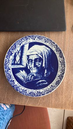 Ceramic decorative plate titled 'Old Woman' by Boch Frères La Louvière