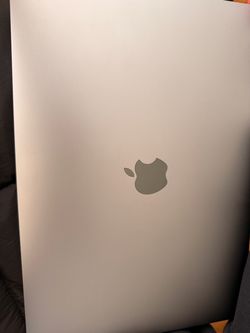 2022 MacBook Pro 13 Inch w/ Touchbar