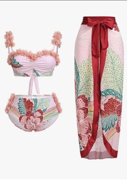 Lady's beautiful 3 piece outfit